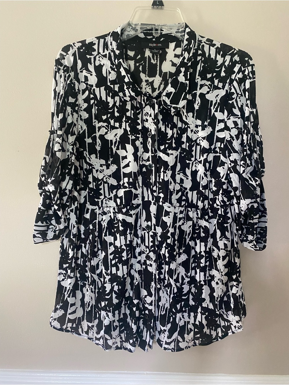 Style & Co. Black and White Abstract Printed Button-Up Blouse